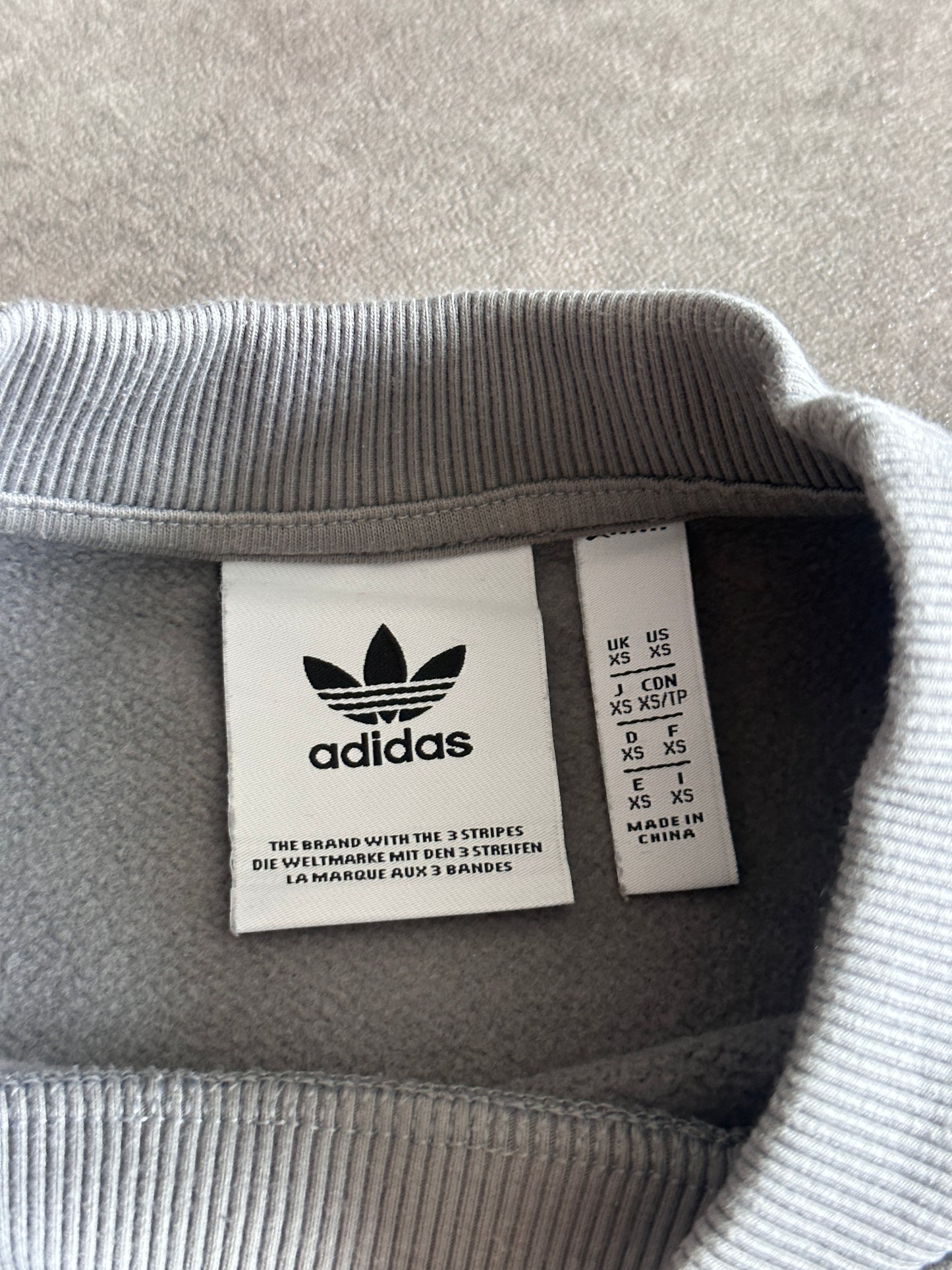 Vintage 90s White Adidas Sweatshirt (SM)