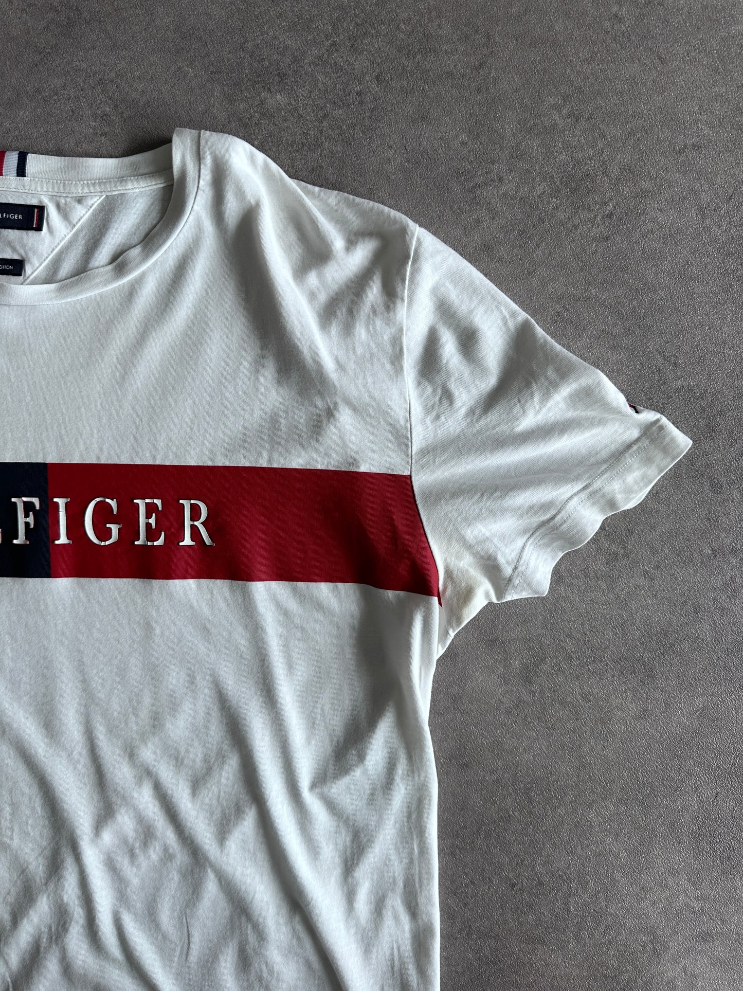 Camiseta Tommy Hilfiger Vintage 00s (L)