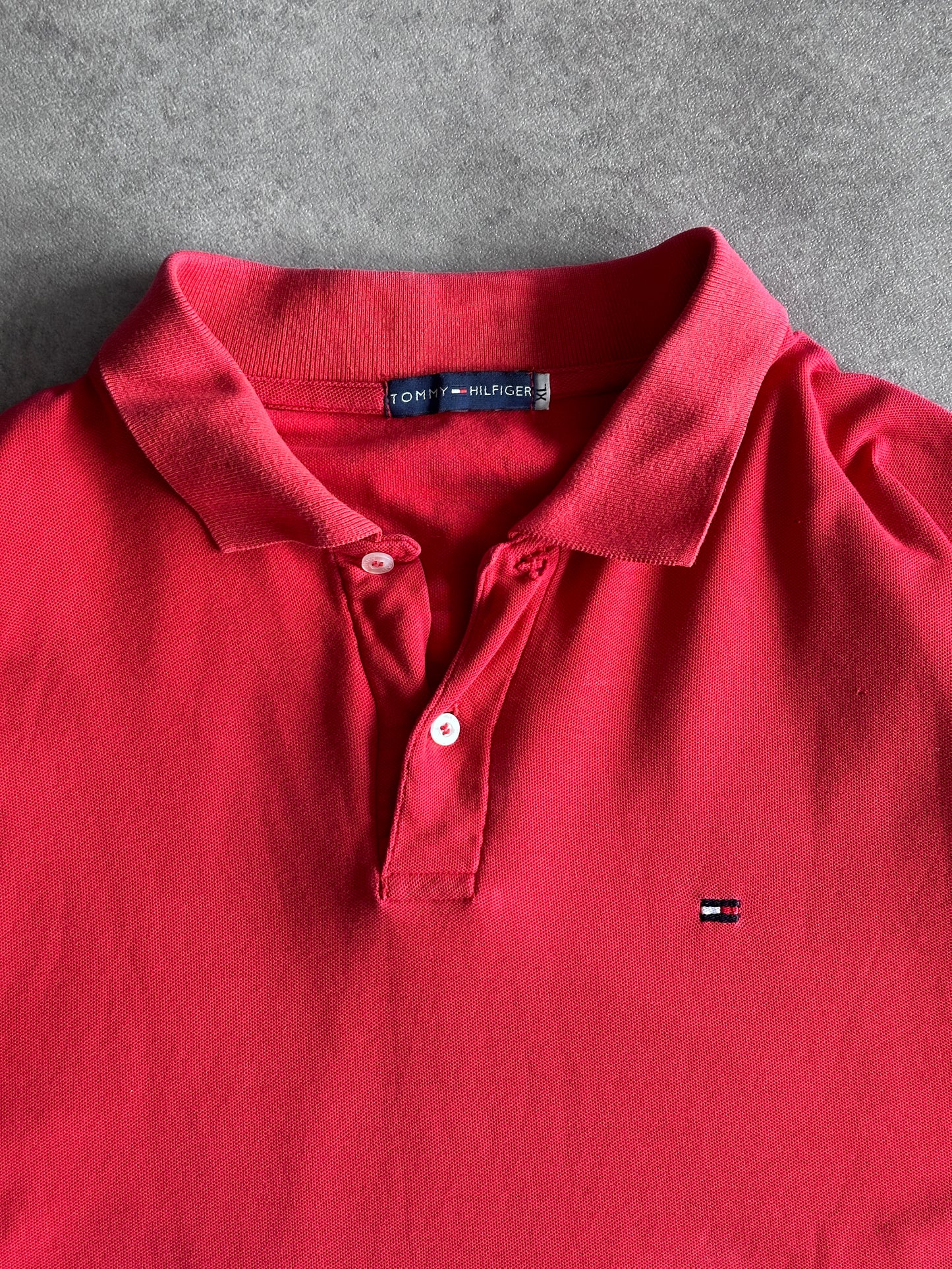 Polo Tommy Hilfiger Rojo Cropped Vintage 00s (M)