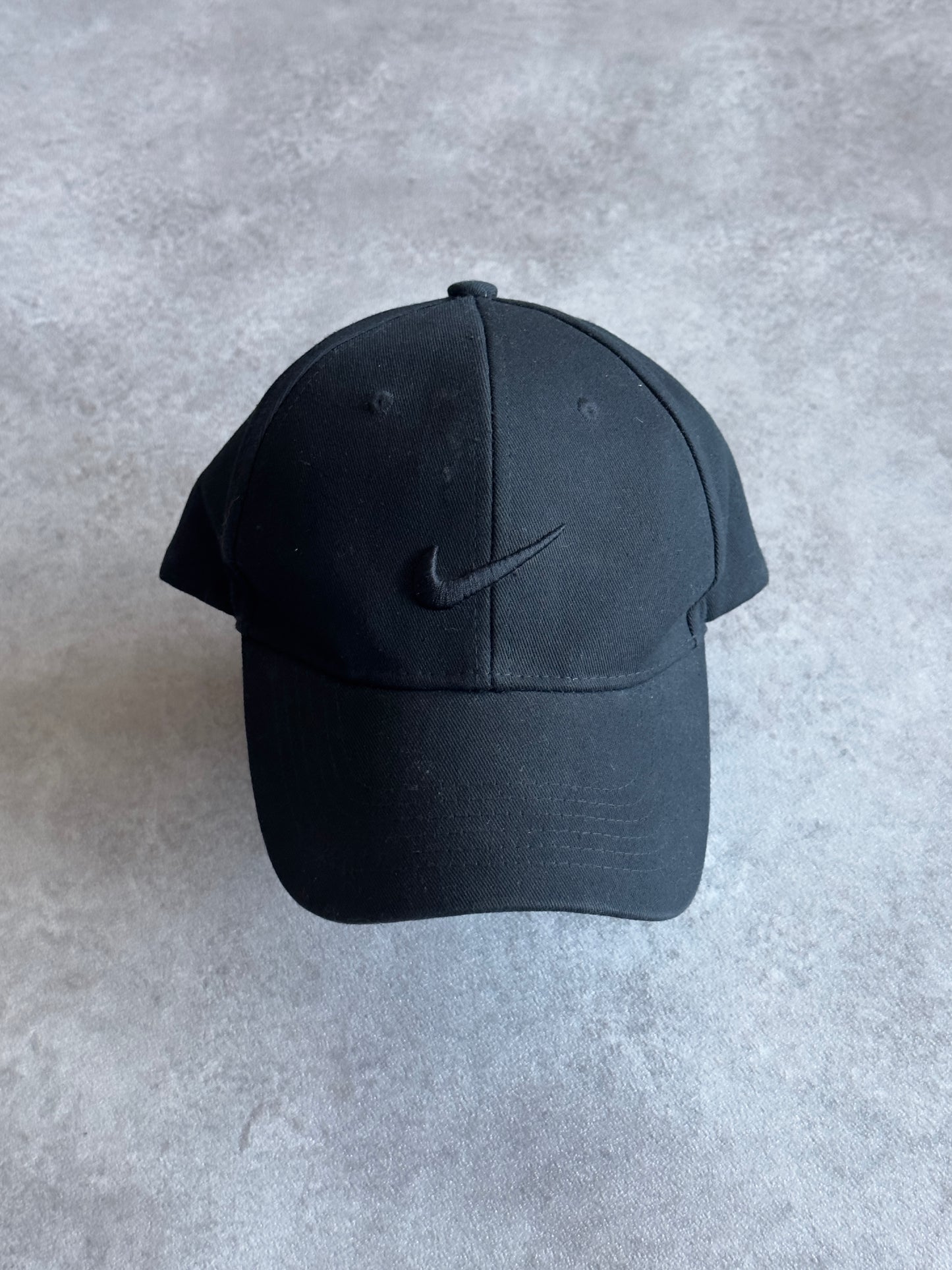 Schwarze Nike-Kappe