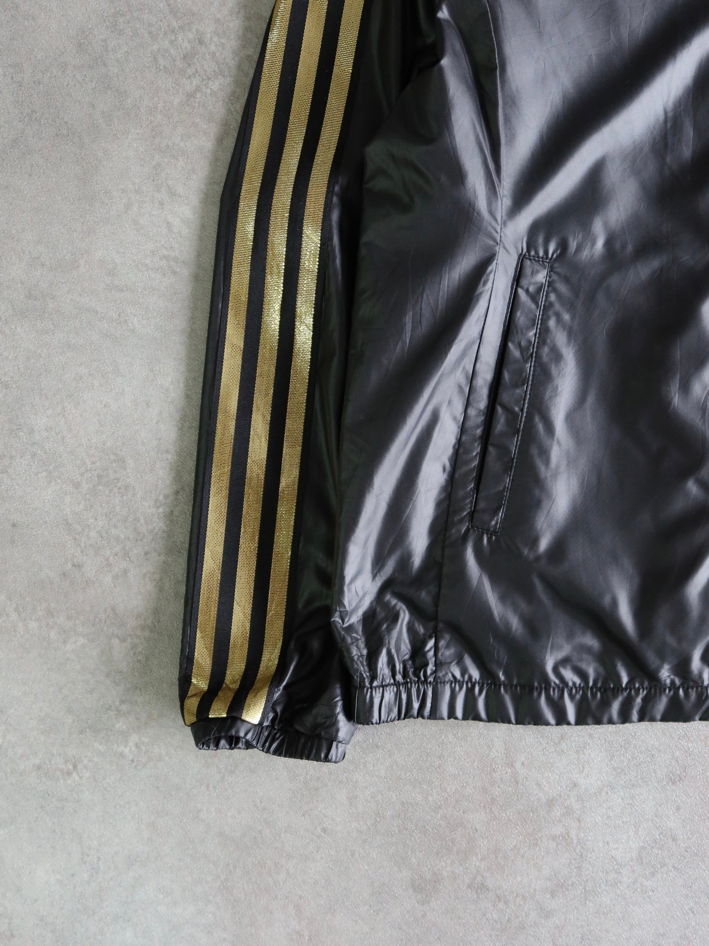 Vintage 00er Schwarze Adidas Jacke (XS)