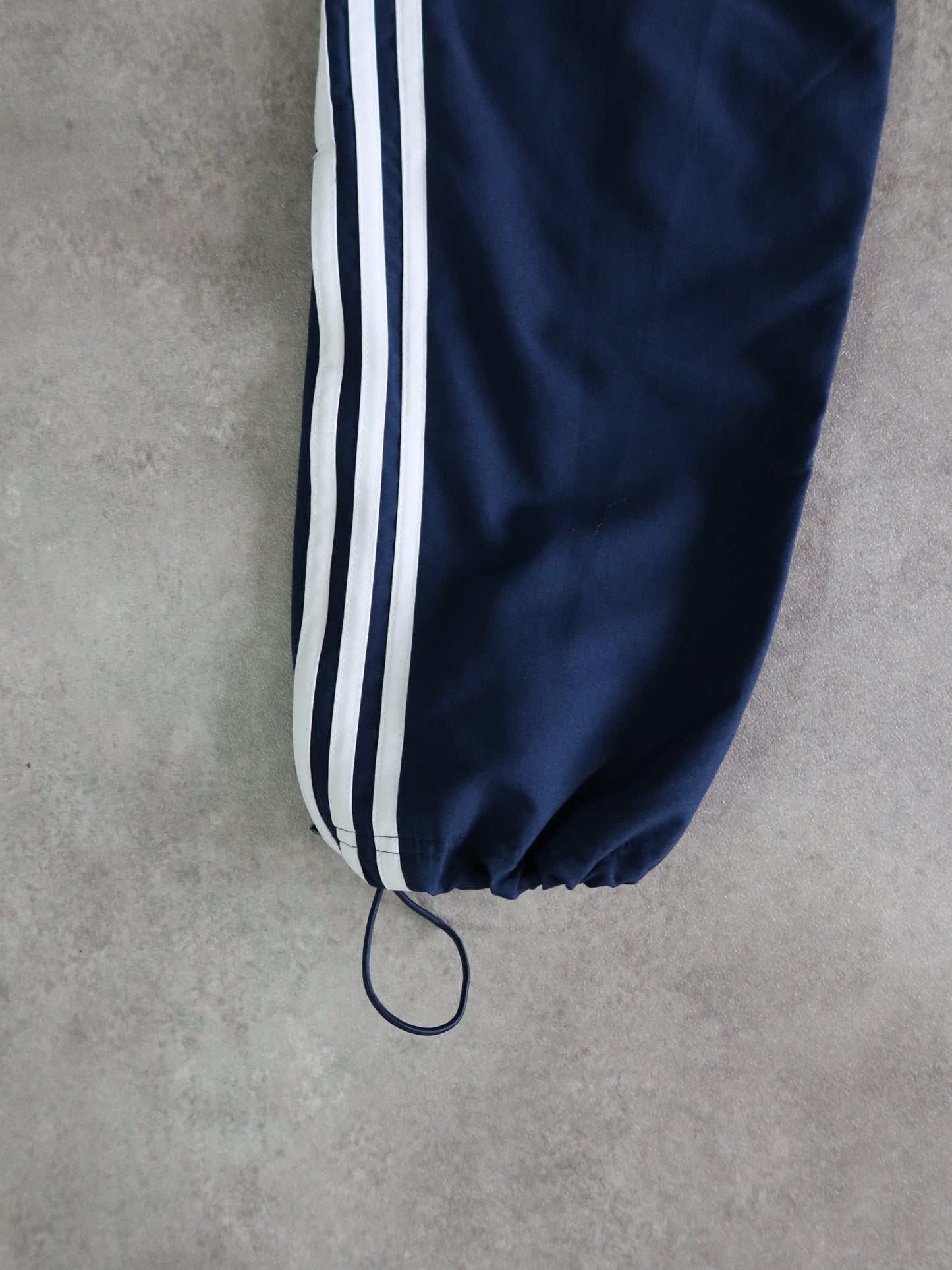 Pantalón Adidas Azul y Blanco Vintage 00s (S)