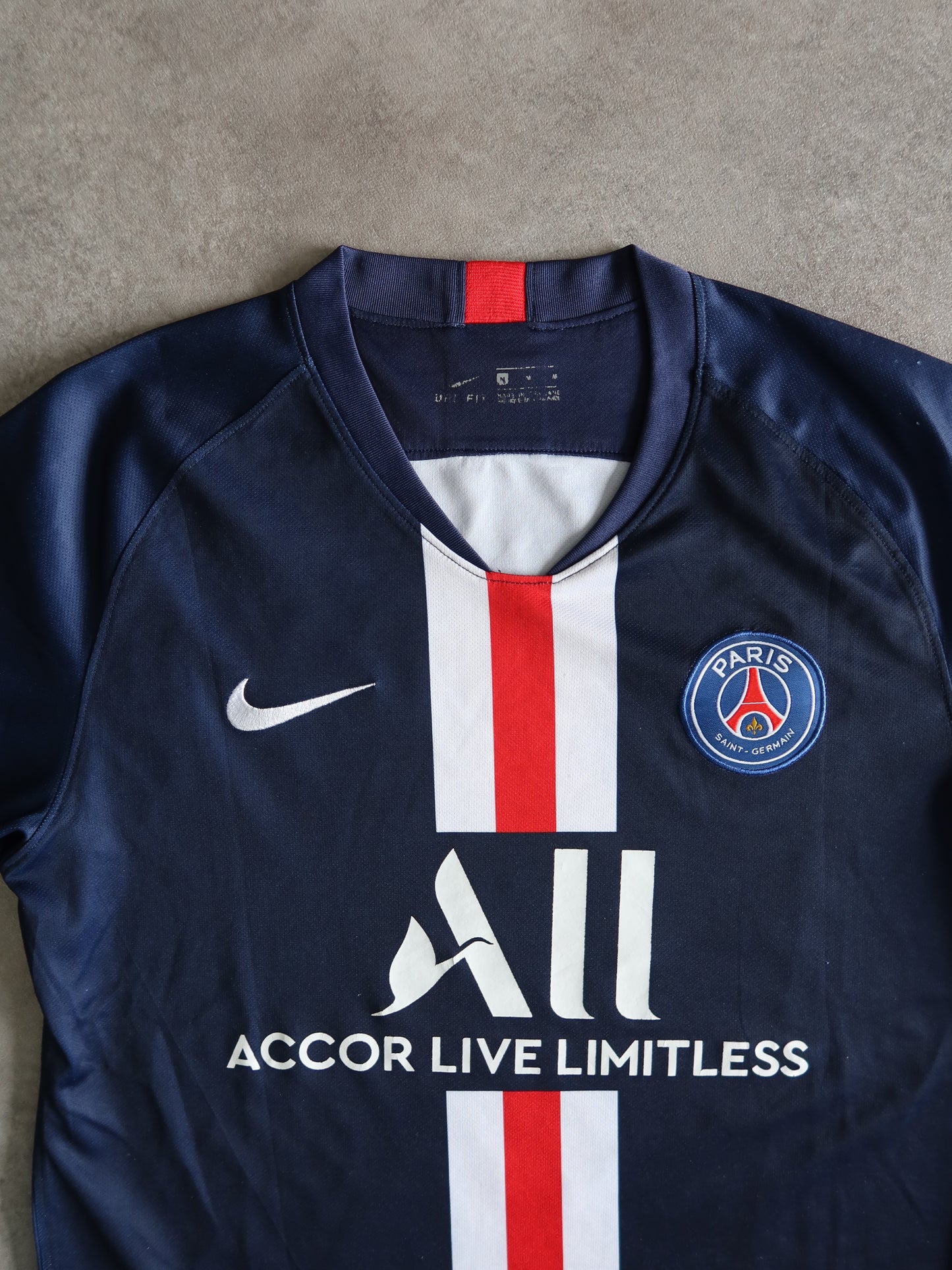 PSG 7 Mbappe 2019 Football Shirt (M)