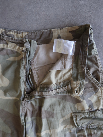 Pantalón Carhartt Bermuda Camo Vintage 00s (38)